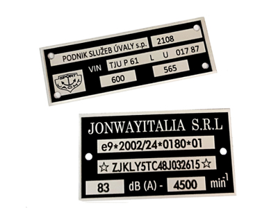 Typové štítky na karoserie